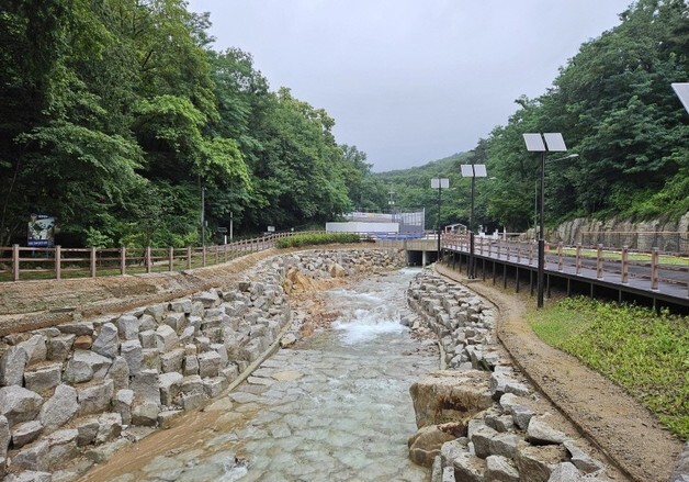 북한산국립공원 정릉지구 하천 생태 복원작업 마쳐