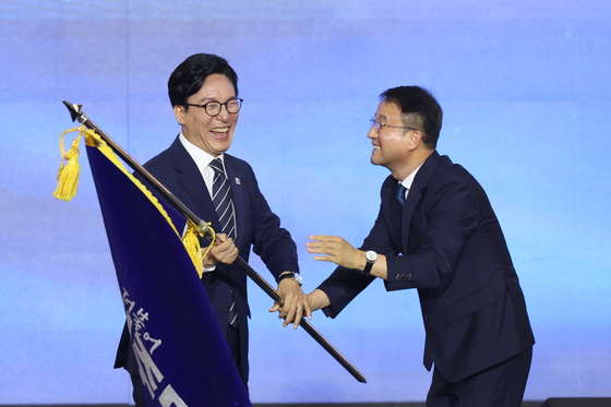 한병도, 김민석 지도부 출범 축하…"속도감 있는 입법에 진력"
