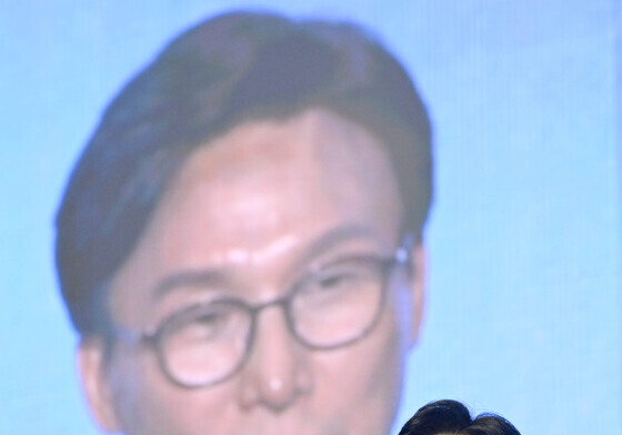 수락 연설하는 김민석