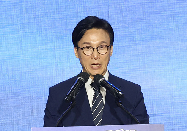 수락연설 하는 김민석