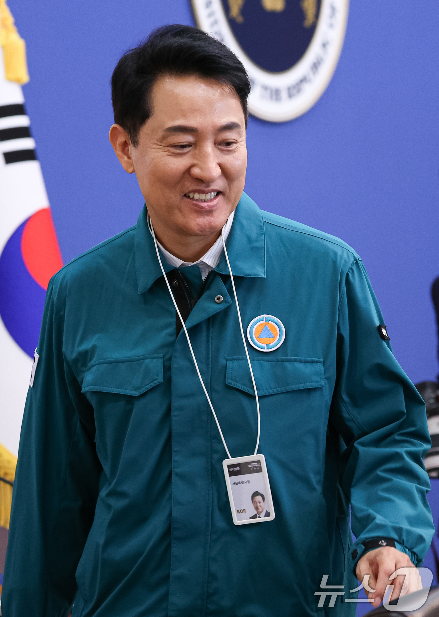 (서울=뉴스1) 허경 기자 = 오세훈 서울시장이 18일 청와대에서 열린 제1회 을지국무회의에 입장하고 있다. 2026.8.18/뉴스1