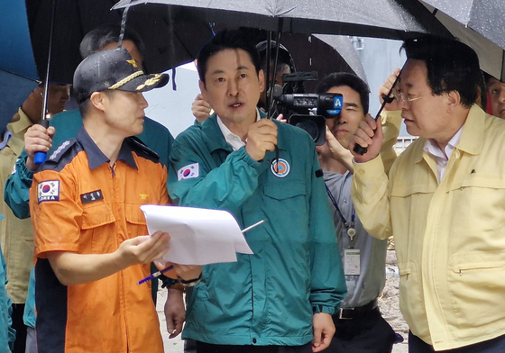 거제 산사태 현장 찾은 장동혁