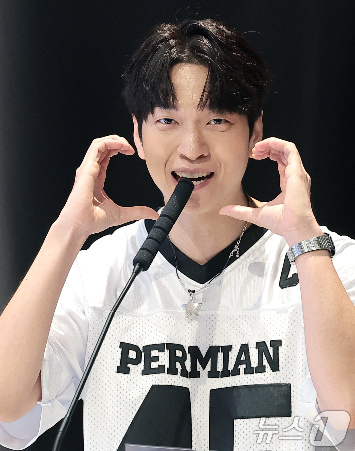 (서울=뉴스1) 권현진 기자 = 방송인 유재필이 18일 오전 서울 강남구 엘리에나 호텔에서 열린 Mnet 오리지널 댄스 시리즈 ‘스트릿 월드 파이터 : 디렉터스 워’ 제작발표에 참 …