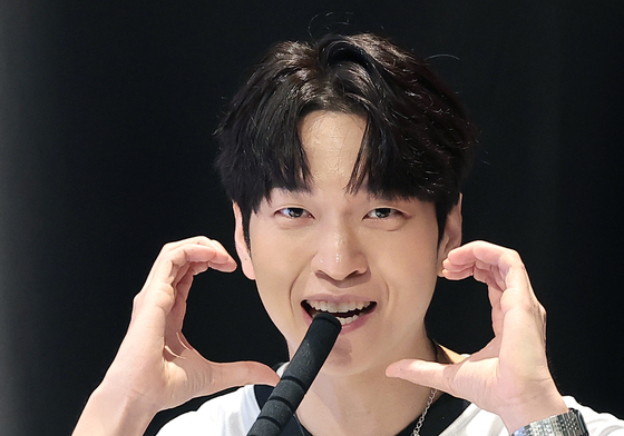 유재필, 사랑 가득한 비주얼 MC