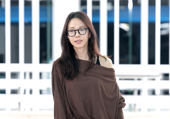 손나은, 귀여운 발가락 신발