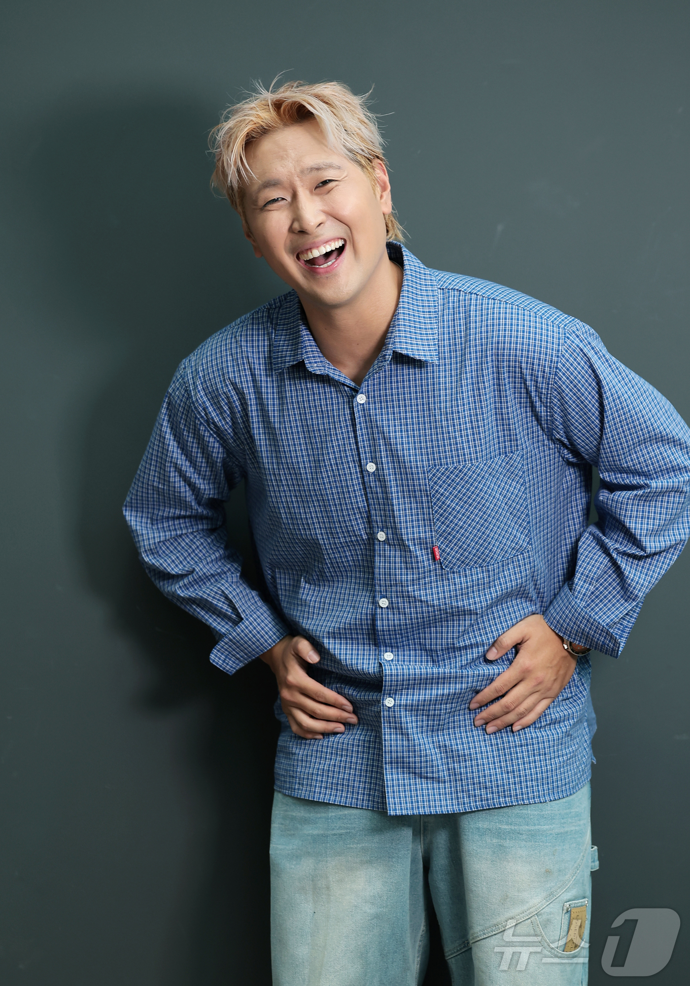 (서울=뉴스1) 권현진 기자 = 코미디언 유영우가 서울 종로구 뉴스1 본사에서 열린 인터뷰에 앞서 포즈를 취하고 있다.2019년 KBS 특채 개그맨으로 데뷔한 유영우는 ‘개그콘서트 …
