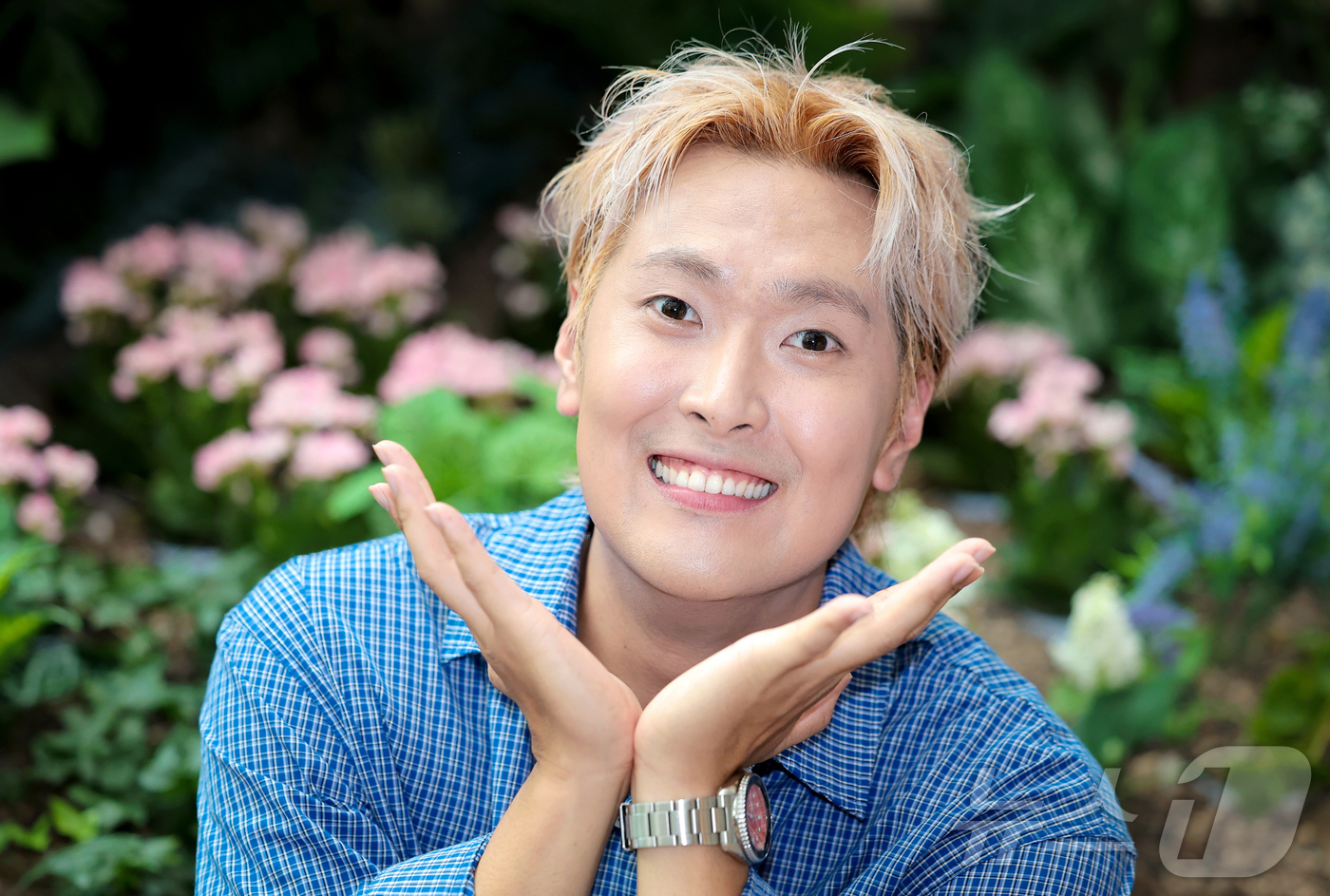 (서울=뉴스1) 권현진 기자 = 코미디언 유영우가 서울 종로구 뉴스1 본사에서 열린 인터뷰에 앞서 포즈를 취하고 있다.2019년 KBS 특채 개그맨으로 데뷔한 유영우는 ‘개그콘서트 …