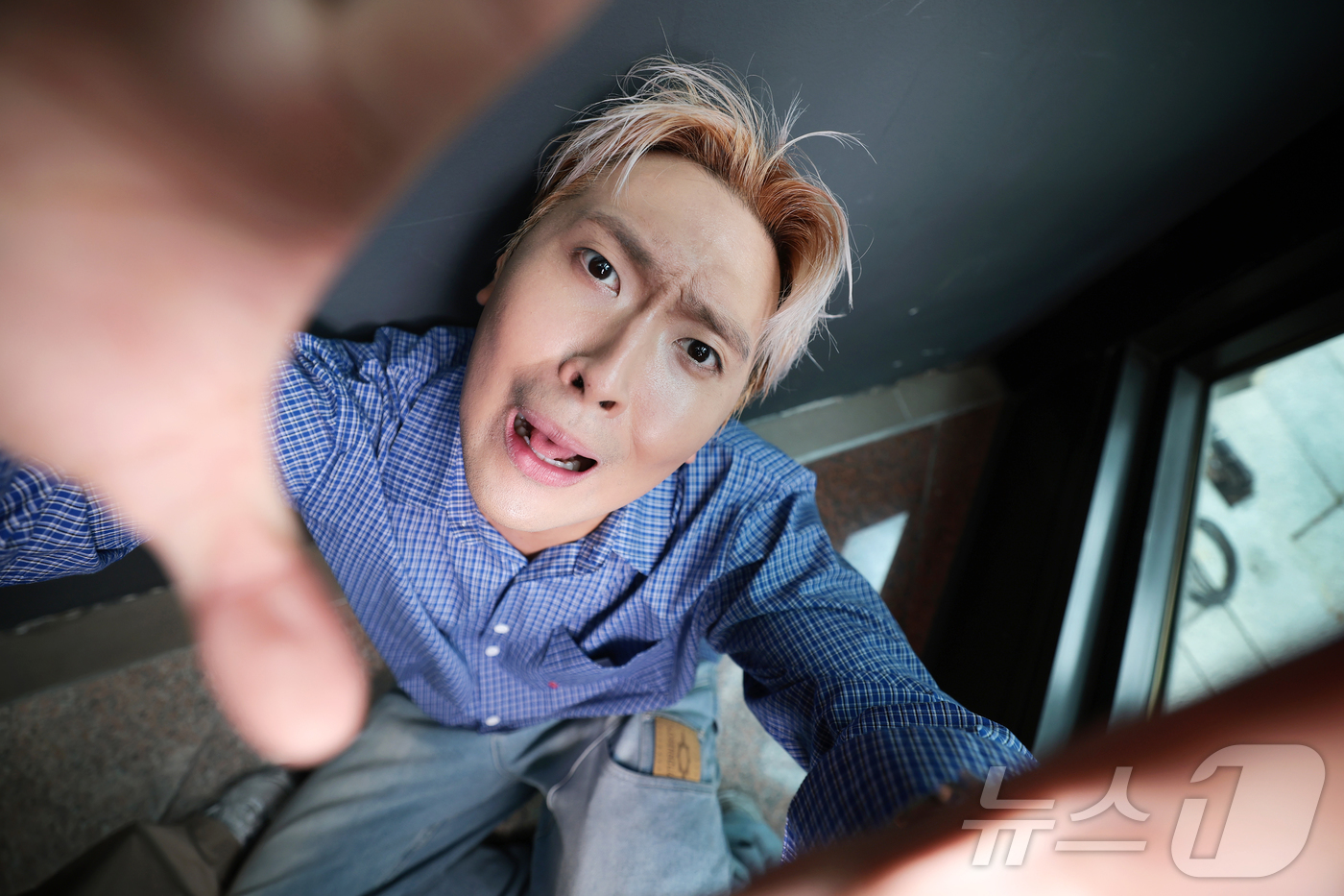 (서울=뉴스1) 권현진 기자 = 코미디언 유영우가 서울 종로구 뉴스1 본사에서 열린 인터뷰에 앞서 포즈를 취하고 있다.2019년 KBS 특채 개그맨으로 데뷔한 유영우는 ‘개그콘서트 …