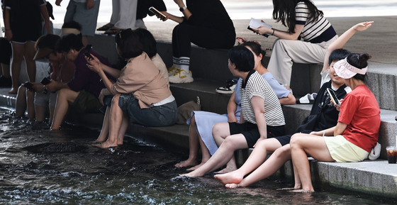 비 온 뒤 다시 무더위…춘천 폭염주의보, 삼척·강릉 열대야주의보