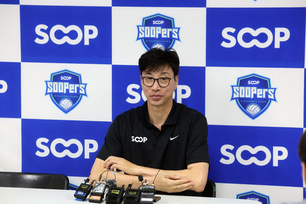 신생팀 SOOP 김세진 감독 "목표는 우승…여자배구 도전 의지 강했다"