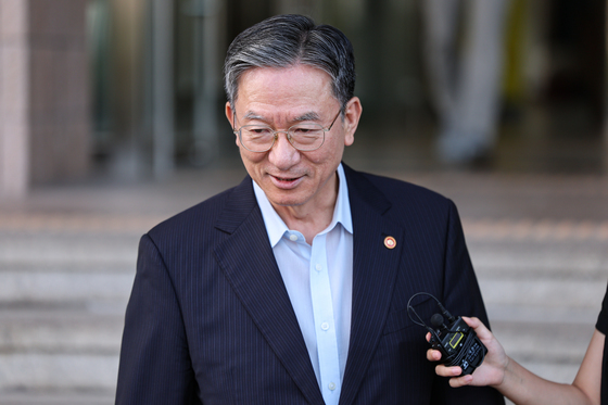 사직서 낸 정성호 법무장관…"개정 형소법 부작용 신속 보완해야" 당부
