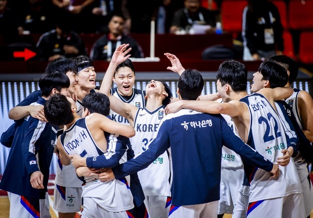 U18 남자농구, 한일전서 짜릿한 뒤집기…아시아컵 조 1위로 8강행