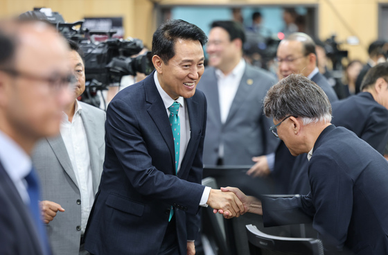 토론회 참석하는 오세훈 시장