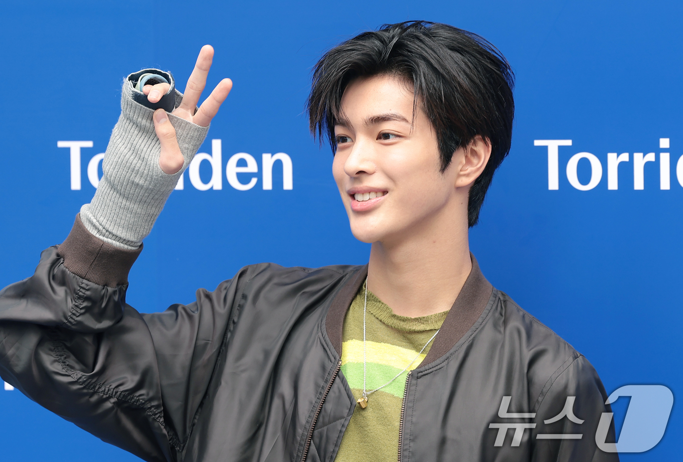 (서울=뉴스1) 권현진 기자 = 그룹 코르티스(CORTIS)의 건호가 19일 서울 성동구 트렌드팟 바이 올리브영N 성수에서 진행된 '딥 다이브 뉴스(DEEP DIVE NEWS)' …