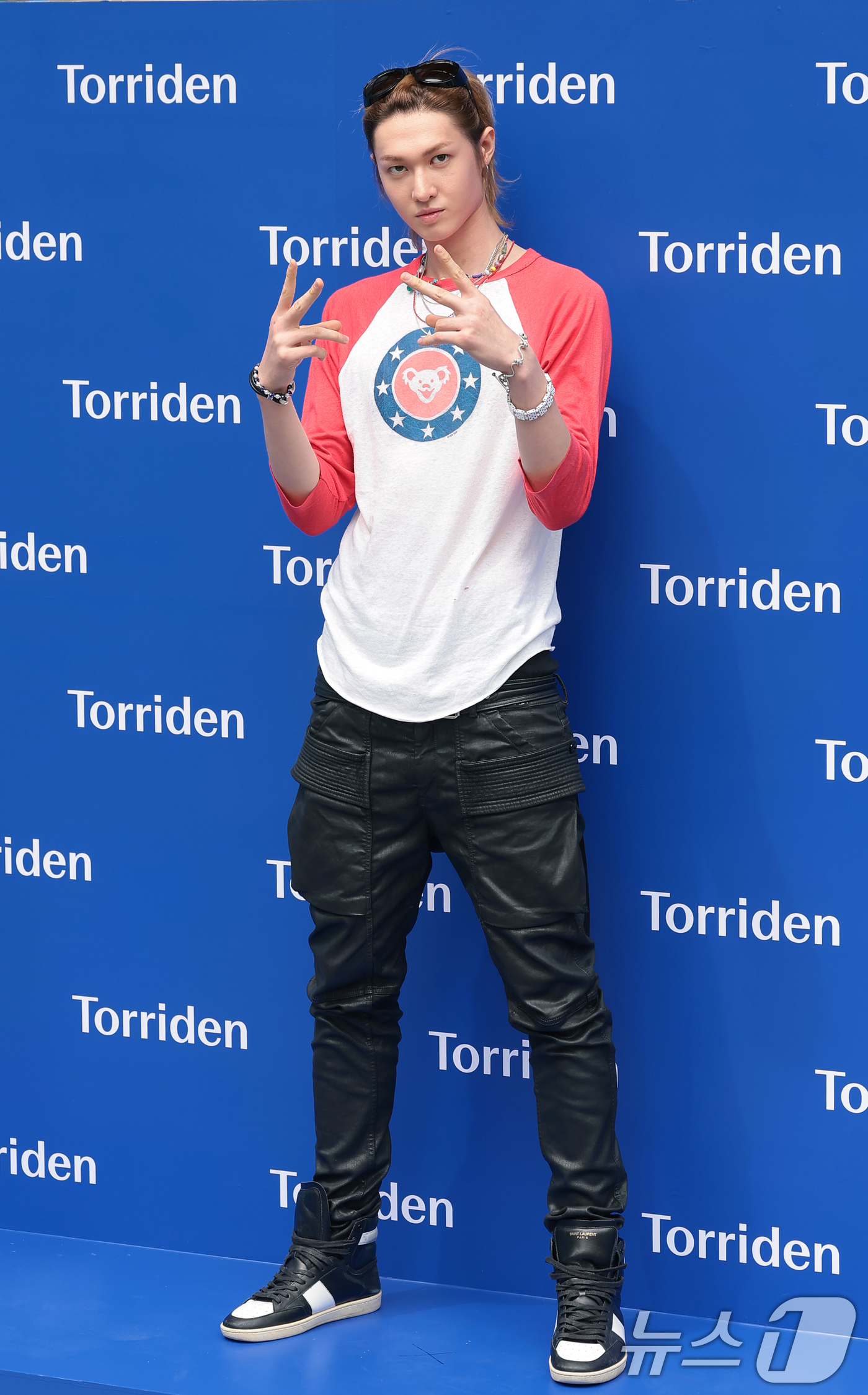 (서울=뉴스1) 권현진 기자 = 그룹 코르티스(CORTIS)의 마틴이 19일 서울 성동구 트렌드팟 바이 올리브영N 성수에서 진행된 '딥 다이브 뉴스(DEEP DIVE NEWS)' …