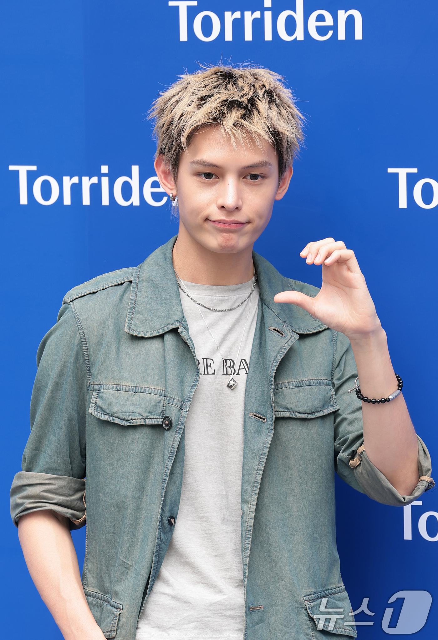 (서울=뉴스1) 권현진 기자 = 그룹 코르티스(CORTIS)의 제임스가 19일 서울 성동구 트렌드팟 바이 올리브영N 성수에서 진행된 '딥 다이브 뉴스(DEEP DIVE NEWS)' …