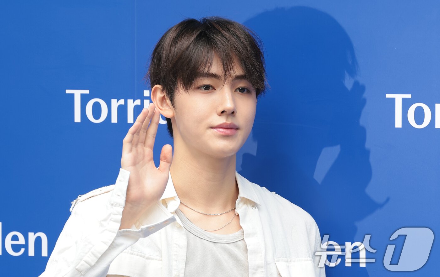 코르티스 성현, 빛을 내는 사람