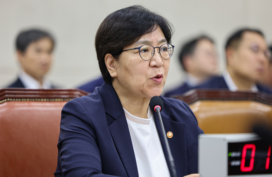 정은경 "국민연금 리밸런싱 유예, 수익성·안정성 고려한 판단"