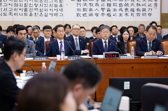 조희대 '대법관 제청'에…與 "국회 나오라" vs 野 "탄핵 몰이"(종합)