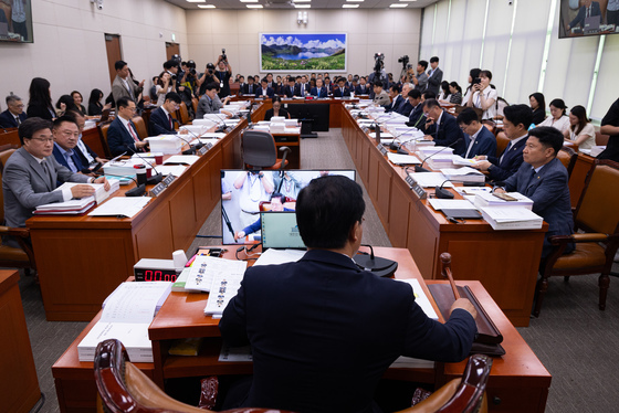 외통위 '한미훈련 축소' 입장차…與 "국익 도움" 野 "외교 실패"