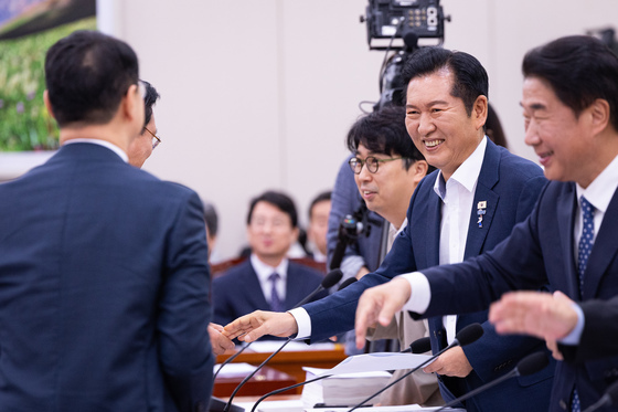 정청래, 故이해찬 前총리 배우자 찾아…"졌지만 잘 싸웠다고 위로"