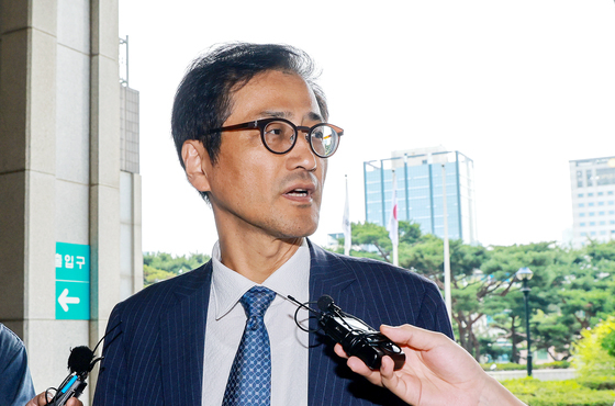 검경 합수본 찾은 이태한 변호사