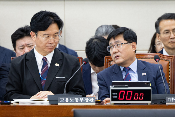 기후부, 해외수소 석탄혼소 R&D 중단…공공부문 탄소감축도 강화