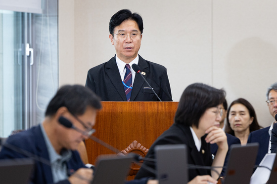 2025회계연도 결산 제안설명하는 김영훈 장관