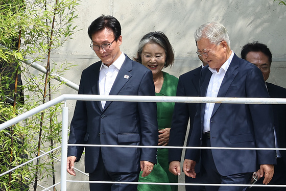 문재인 전 대통령 예방 마친 김민석