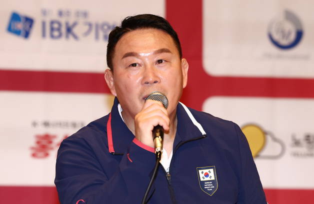 아시안게임 임하는 각오 밝히는 안한봉 감독