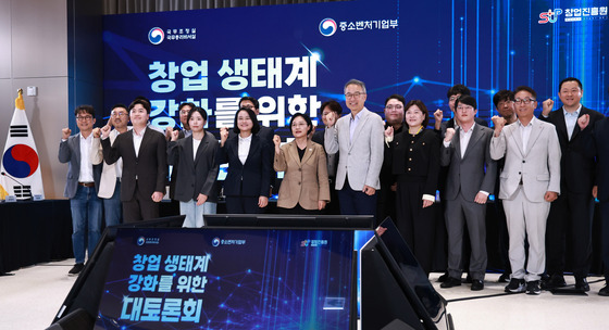 "매출 10억까지 8년…창업 재도전부터 투자·판로까지 지원해야"