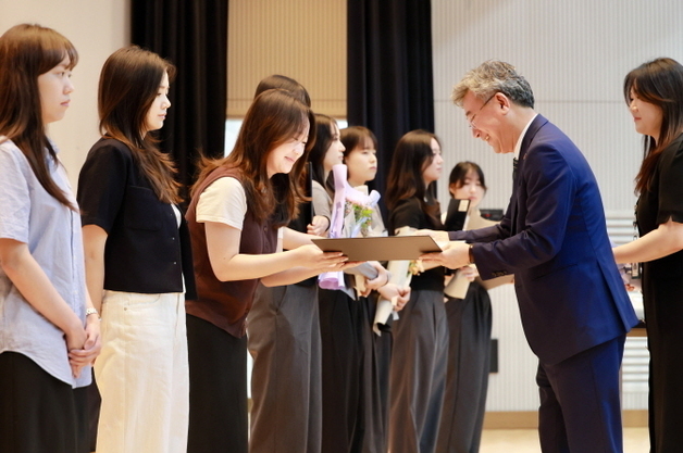 전북교육청, 신규교사 임명장 수여식…56명 교사 '첫 발'