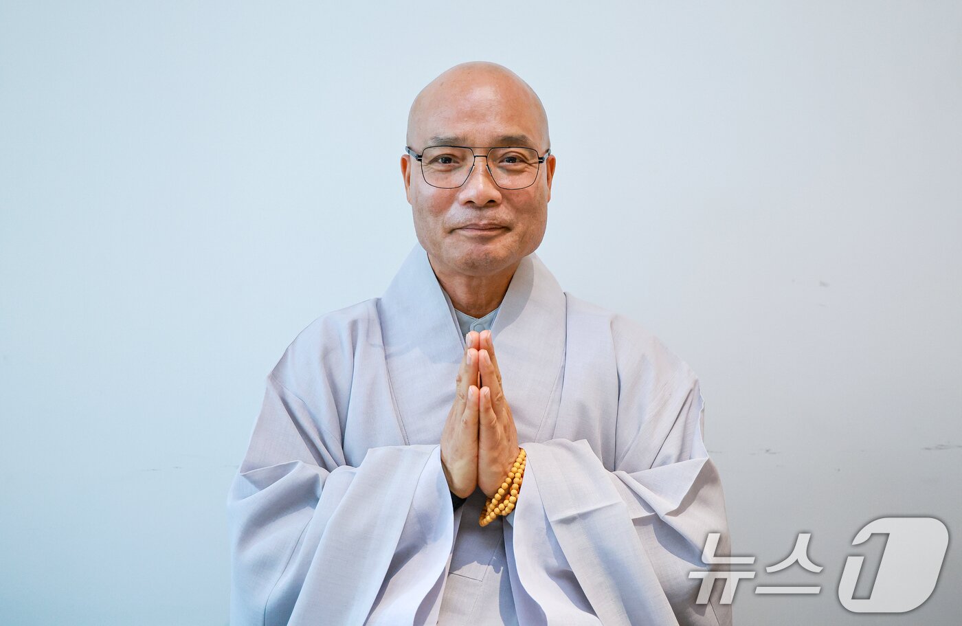 본문 이미지 - 조계종 총무원장후보 경우스님이 19일 서울 종로구 티하우스일지에서 뉴스1과 인터뷰를 하고 있다. ⓒ 뉴스1 이호윤 기자
