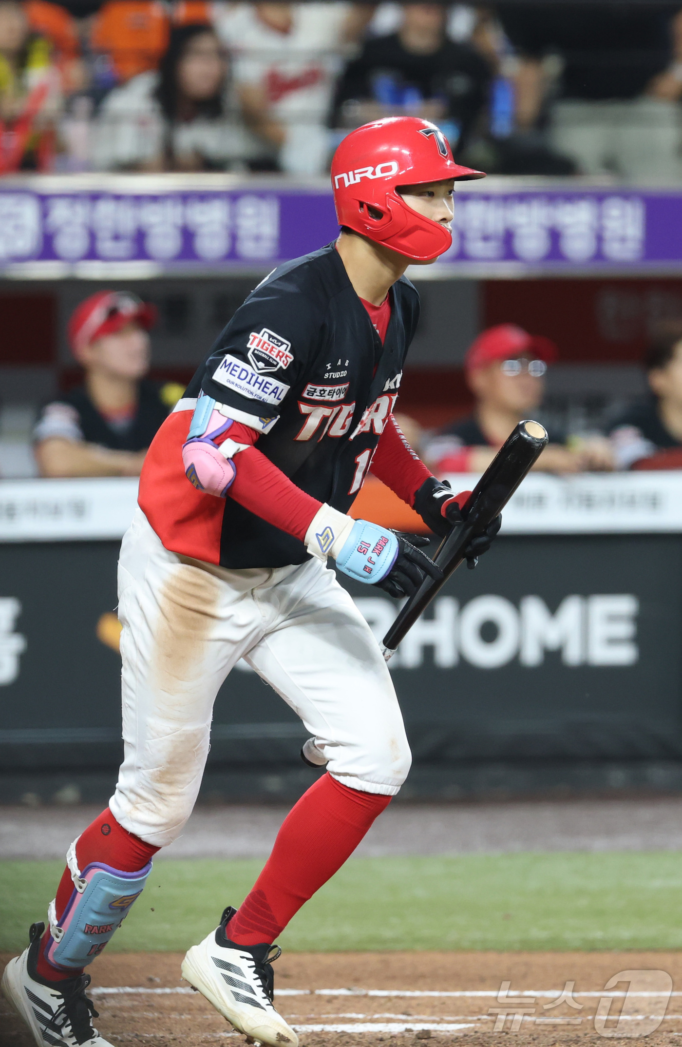 (대전=뉴스1) 김기남 기자 = 19일 대전 한화생명볼파크에서 열린 2026 신한 SOL KBO리그 기아 타이거즈와 한화 이글스의 경기에서 기아 박재현이 2회초 2사 만루에서 외야 …
