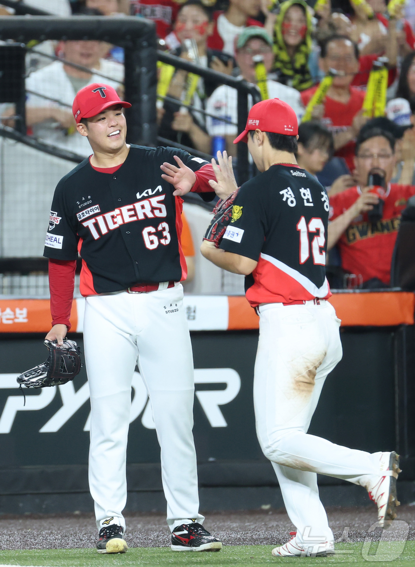 (대전=뉴스1) 김기남 기자 = 19일 대전 한화생명볼파크에서 열린 2026 신한 SOL KBO리그 기아 타이거즈와 한화 이글스의 경기에서 기아 선발 시라카와가 6회 무실점 호투하 …
