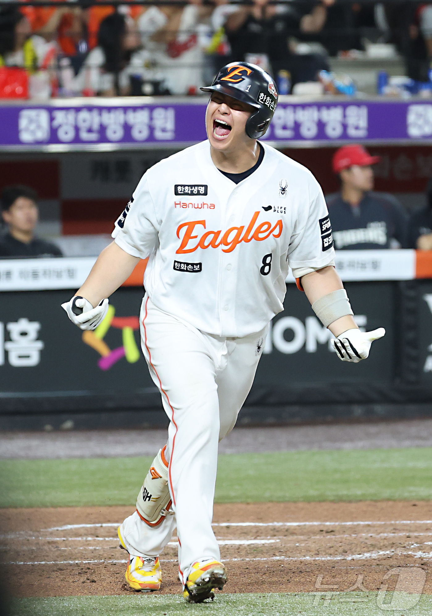 (대전=뉴스1) 김기남 기자 = 19일 대전 한화생명볼파크에서 열린 2026 신한 SOL KBO리그 기아 타이거즈와 한화 이글스의 경기에서 한화 노시환이 7회말 동점 2점 홈런을 …