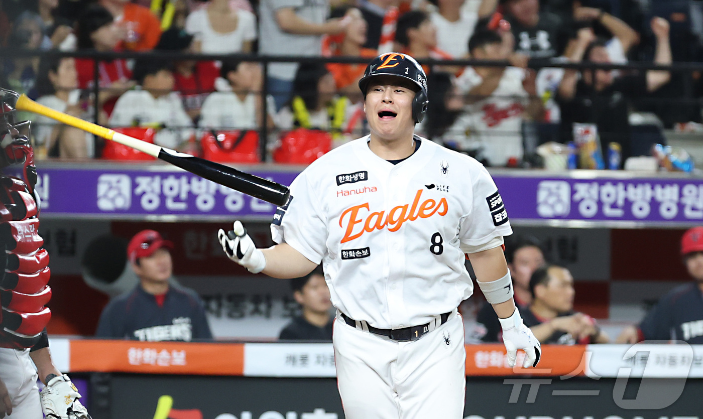 (대전=뉴스1) 김기남 기자 = 19일 대전 한화생명볼파크에서 열린 2026 신한 SOL KBO리그 기아 타이거즈와 한화 이글스의 경기에서 한화 노시환이 7회말 동점 2점 홈런을 …