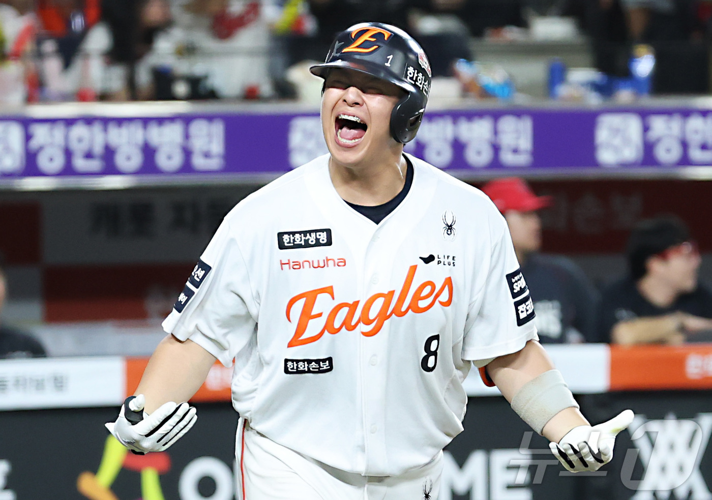 (대전=뉴스1) 김기남 기자 = 19일 대전 한화생명볼파크에서 열린 2026 신한 SOL KBO리그 기아 타이거즈와 한화 이글스의 경기에서 한화 노시환이 7회말 동점 2점 홈런을 …