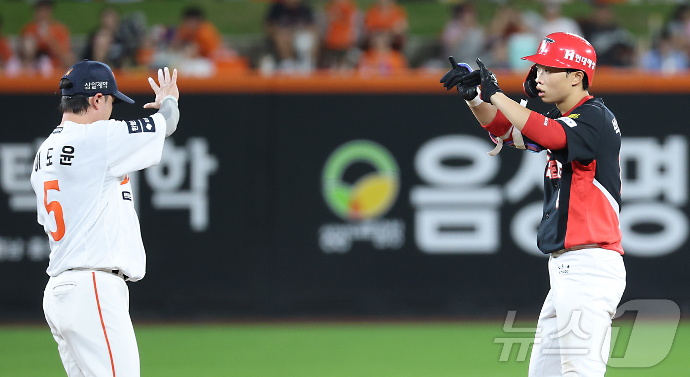 (대전=뉴스1) 김기남 기자 = 19일 대전 한화생명볼파크에서 열린 2026 신한 SOL KBO리그 기아 타이거즈와 한화 이글스의 경기에서 기아 박재현이 7회초 사 2루타를 치며 …