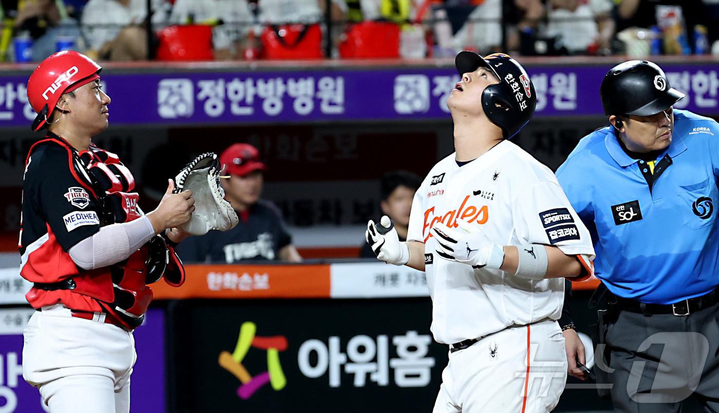 (대전=뉴스1) 김기남 기자 = 19일 대전 한화생명볼파크에서 열린 2026 신한 SOL KBO리그 기아 타이거즈와 한화 이글스의 경기에서 한화 노시환이 7회말 동점 2점 홈런을 …