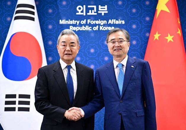 왕이 "中, 한반도에 '건설적 역할'"…美엔 "적대 정책 바꿔야"(종합2보)