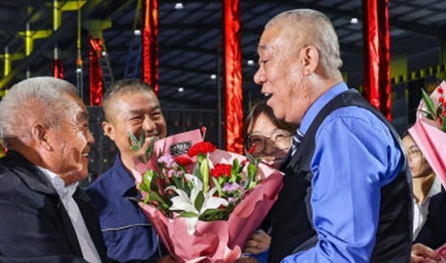 "엄마 못생겼다고 결혼식에 안 불러?"…직원 해고한 대표, 엄마는 채용