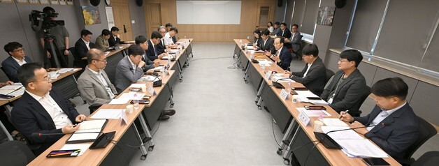 대구시, AI·로봇 등 미래산업 경쟁력 진단…추경호 "연말 발전전략 마련"