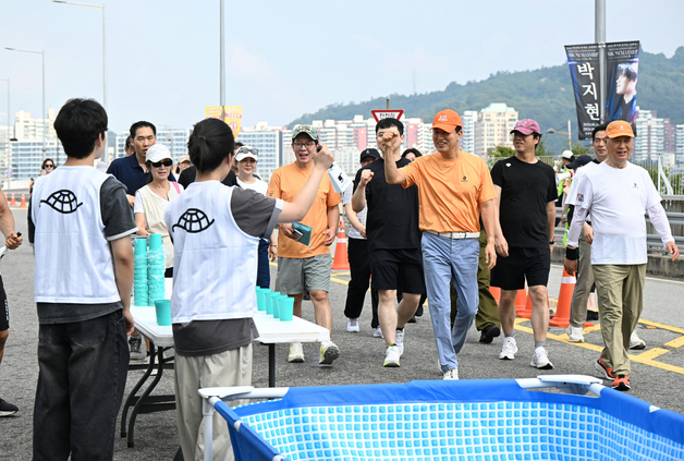쉬엄쉬엄 모닝 참여한 오세훈 서울시장