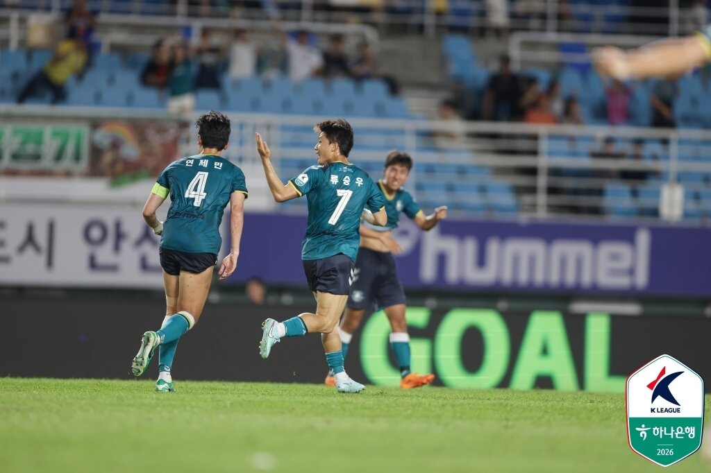 본문 이미지 -  극적 동점골을 넣은 안산 류승우(한국프로축구연맹 제공)