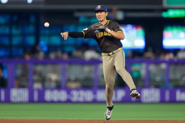 SD 송성문, MLB 데뷔 후 첫 실책…타석에선 무안타 침묵