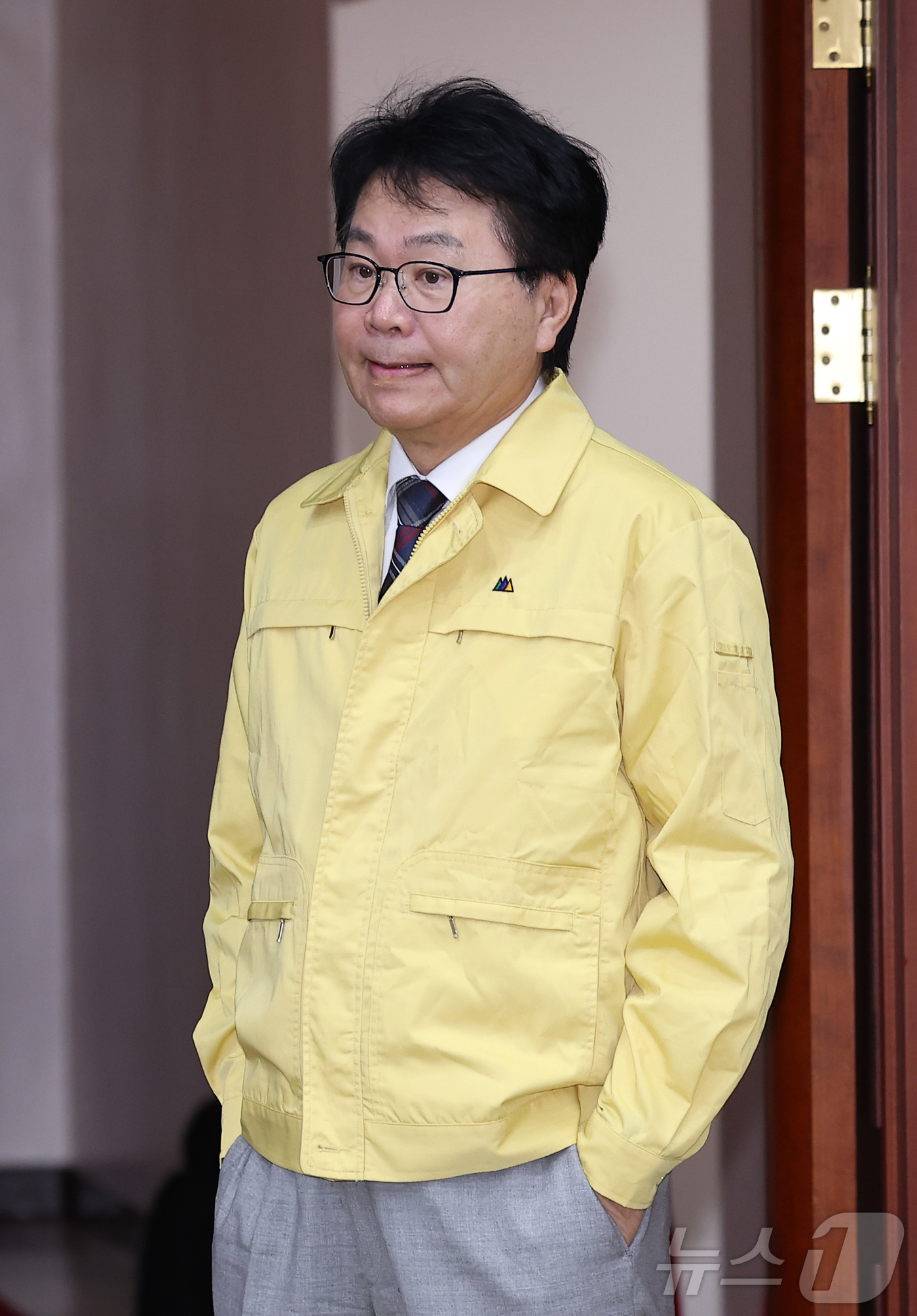 (서울=뉴스1) 김성진 기자 = 이한주 경제·인문사회연구회 이사장이 20일 서울 종로구 정부서울청사에서 열린 비상경제본부 회의 겸 경제관계장관회의 겸 민생물가 특별관리 관계장관 T …