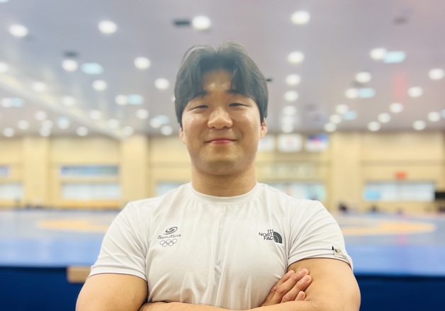 '트로트 레슬러' 노영훈 "AG 금메달 따고 멋있게 노래 부르겠다"