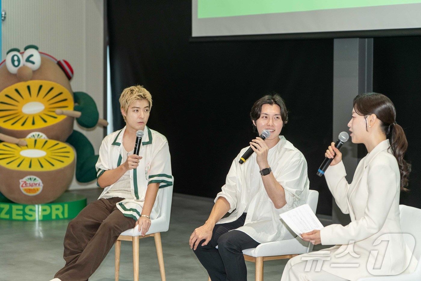 (서울=뉴스1) = 제스프리(Zespri)가 지난 19일 서울 강남구 씨스퀘어에서 참여자 150명과 내분비내과 전문의 우창윤 원장, 가수 겸 방송인 강남이 함께한 웰니스 토크콘서트 …