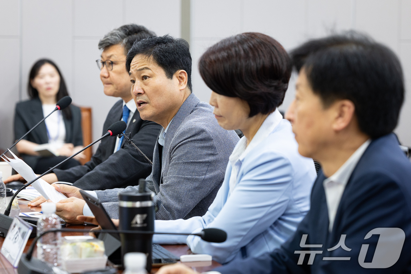 (서울=뉴스1) 유승관 기자 = 김영배 더불어민주당 서울시당위원장이 20일 서울 여의도 국회 의원회관에서 열린 더불어민주당 서울시당 주최 청년주거난 대책 간담회에서 모두 발언을 하 …